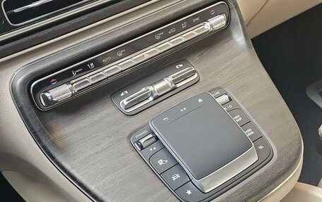 Mercedes-Benz V-Класс, 2024 год, 8 700 000 рублей, 10 фотография