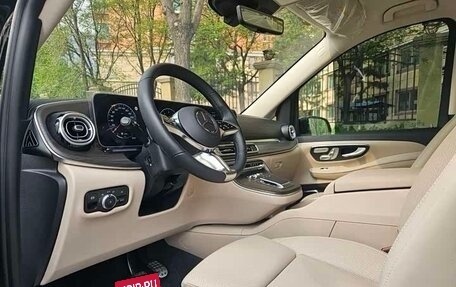 Mercedes-Benz V-Класс, 2024 год, 8 700 000 рублей, 7 фотография