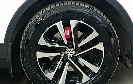 Volkswagen Tiguan II, 2019 год, 2 499 000 рублей, 9 фотография