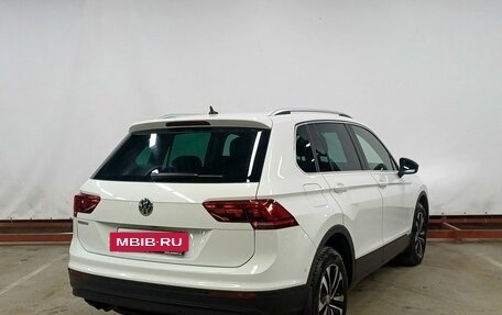 Volkswagen Tiguan II, 2019 год, 2 499 000 рублей, 5 фотография