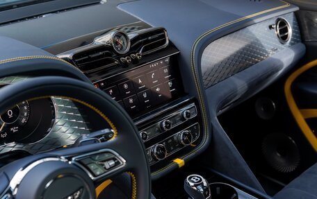 Bentley Bentayga I, 2026 год, 46 000 000 рублей, 18 фотография