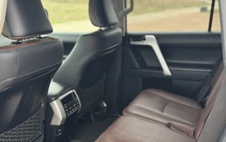 Toyota Land Cruiser Prado 150 рестайлинг 2, 2018 год, 4 800 000 рублей, 1 фотография