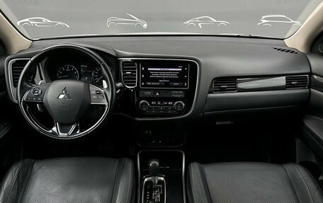 Mitsubishi Outlander III рестайлинг 3, 2018 год, 1 968 500 рублей, 7 фотография