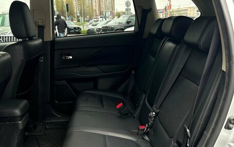 Mitsubishi Outlander III рестайлинг 3, 2018 год, 1 968 500 рублей, 11 фотография