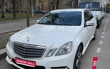 Mercedes-Benz E-Класс, 2012 год, 1 750 000 рублей, 7 фотография