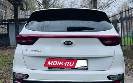 KIA Sportage IV рестайлинг, 2020 год, 2 400 000 рублей, 6 фотография