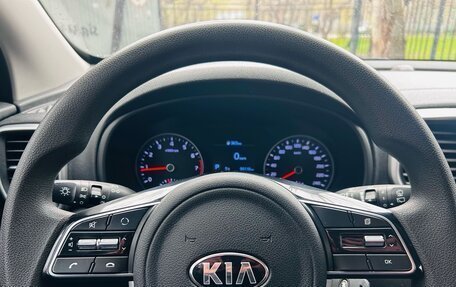 KIA Sportage IV рестайлинг, 2020 год, 2 400 000 рублей, 34 фотография