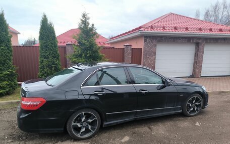 Mercedes-Benz E-Класс, 2012 год, 2 000 000 рублей, 3 фотография
