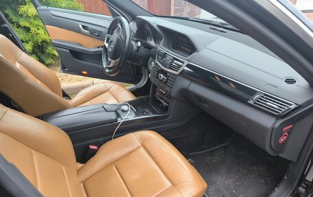 Mercedes-Benz E-Класс, 2012 год, 2 000 000 рублей, 5 фотография