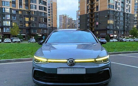 Volkswagen Golf VIII, 2022 год, 1 800 000 рублей, 2 фотография