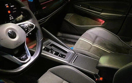 Volkswagen Golf VIII, 2022 год, 1 800 000 рублей, 8 фотография