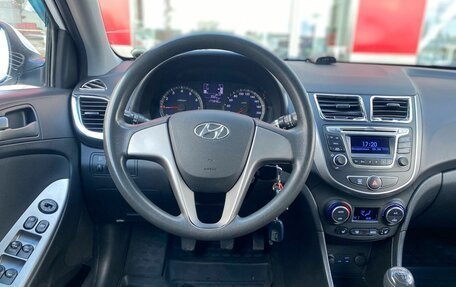 Hyundai Solaris II рестайлинг, 2016 год, 890 000 рублей, 9 фотография