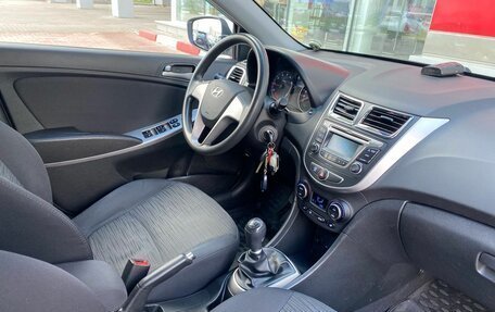 Hyundai Solaris II рестайлинг, 2016 год, 890 000 рублей, 10 фотография