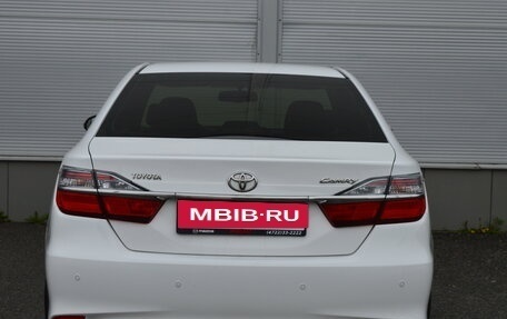 Toyota Camry, 2016 год, 1 950 000 рублей, 5 фотография