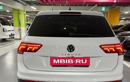 Volkswagen Tiguan II, 2023 год, 2 900 000 рублей, 2 фотография