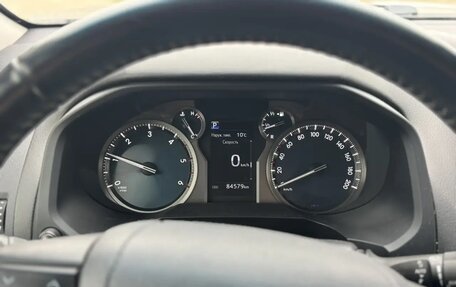 Toyota Land Cruiser Prado 150 рестайлинг 2, 2018 год, 4 800 000 рублей, 2 фотография