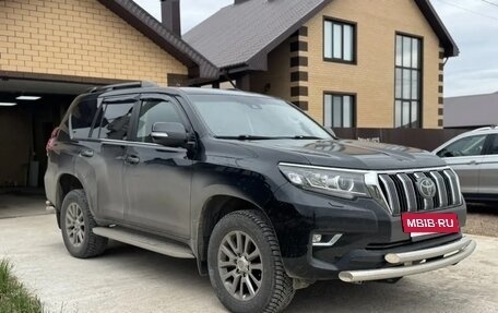 Toyota Land Cruiser Prado 150 рестайлинг 2, 2018 год, 4 800 000 рублей, 7 фотография
