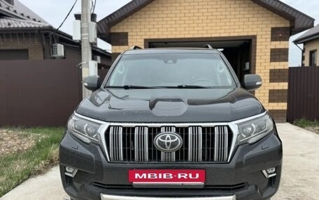 Toyota Land Cruiser Prado 150 рестайлинг 2, 2018 год, 4 800 000 рублей, 9 фотография