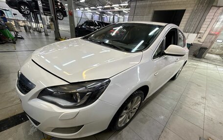 Opel Astra J, 2011 год, 599 000 рублей, 1 фотография