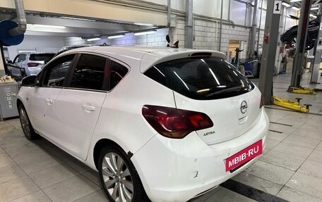 Opel Astra J, 2011 год, 599 000 рублей, 4 фотография