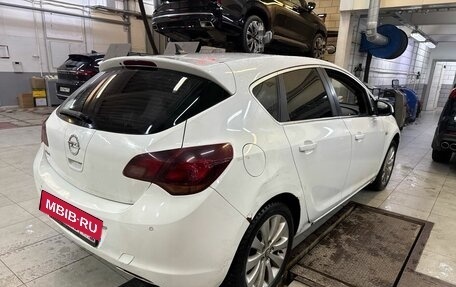 Opel Astra J, 2011 год, 599 000 рублей, 6 фотография