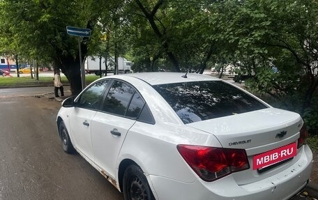 Chevrolet Cruze II, 2010 год, 380 000 рублей, 3 фотография