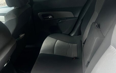 Chevrolet Cruze II, 2010 год, 380 000 рублей, 5 фотография