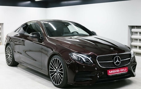 Mercedes-Benz E-Класс, 2018 год, 3 600 000 рублей, 1 фотография