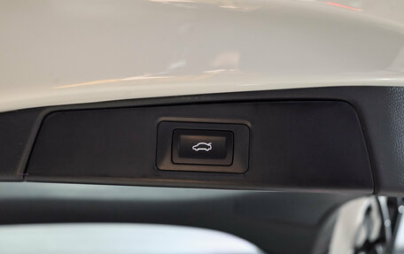 Toyota RAV4, 2025 год, 4 550 000 рублей, 11 фотография