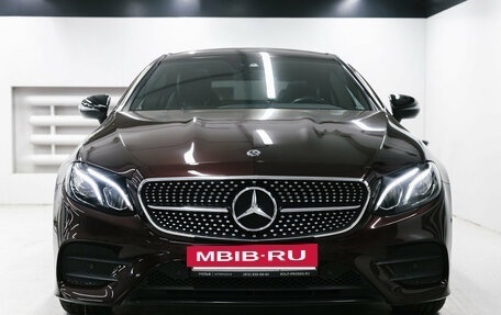 Mercedes-Benz E-Класс, 2018 год, 3 600 000 рублей, 6 фотография