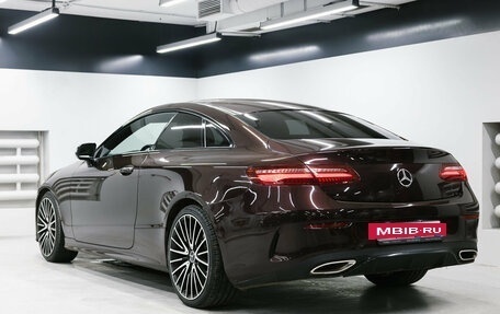 Mercedes-Benz E-Класс, 2018 год, 3 600 000 рублей, 12 фотография