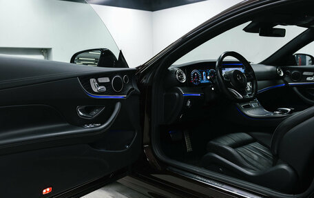 Mercedes-Benz E-Класс, 2018 год, 3 600 000 рублей, 19 фотография