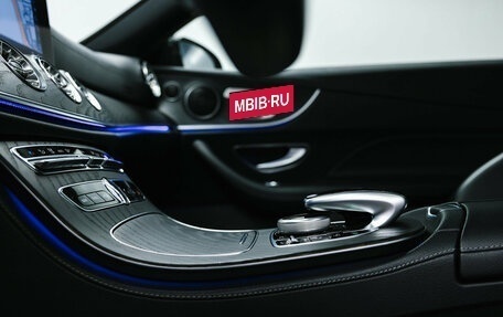 Mercedes-Benz E-Класс, 2018 год, 3 600 000 рублей, 28 фотография