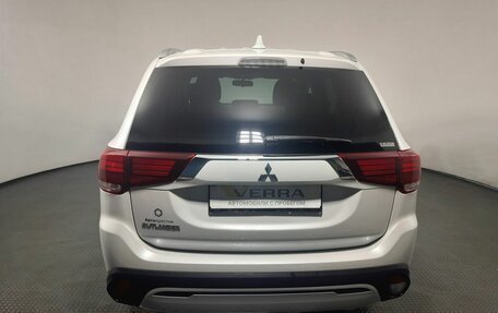 Mitsubishi Outlander III рестайлинг 3, 2021 год, 3 200 000 рублей, 5 фотография