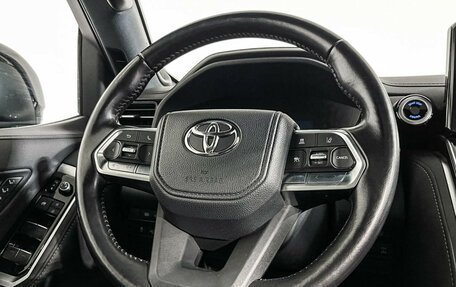 Toyota Land Cruiser, 2022 год, 9 397 000 рублей, 14 фотография