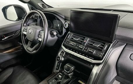 Toyota Land Cruiser, 2022 год, 9 397 000 рублей, 9 фотография