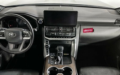 Toyota Land Cruiser, 2022 год, 9 397 000 рублей, 12 фотография