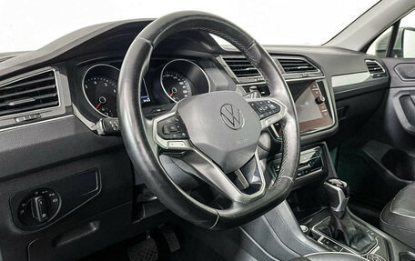 Volkswagen Tiguan II, 2021 год, 3 497 000 рублей, 13 фотография