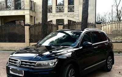 Volkswagen Tiguan II, 2019 год, 2 800 000 рублей, 1 фотография