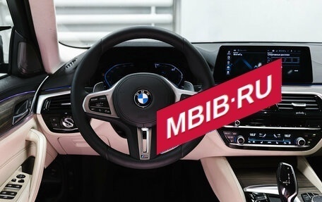 BMW 5 серия, 2019 год, 2 650 000 рублей, 23 фотография