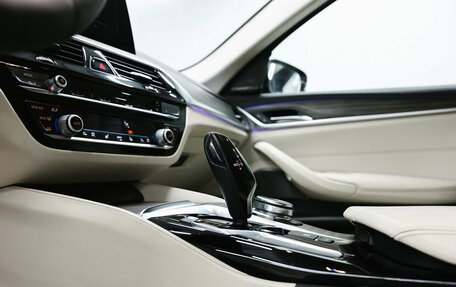 BMW 5 серия, 2019 год, 2 650 000 рублей, 32 фотография