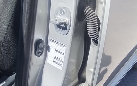 Toyota Avensis III рестайлинг, 2005 год, 750 000 рублей, 13 фотография