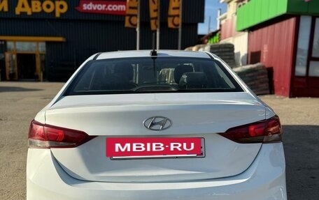 Hyundai Solaris II рестайлинг, 2018 год, 800 000 рублей, 4 фотография