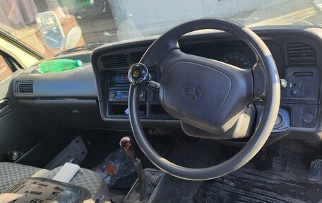 Toyota HiAce H100, 2000 год, 280 000 рублей, 7 фотография