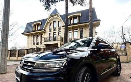 Volkswagen Tiguan II, 2019 год, 2 800 000 рублей, 6 фотография