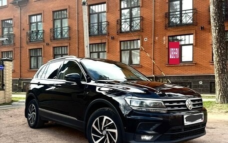 Volkswagen Tiguan II, 2019 год, 2 800 000 рублей, 2 фотография