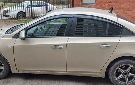 Chevrolet Cruze II, 2010 год, 237 000 рублей, 16 фотография