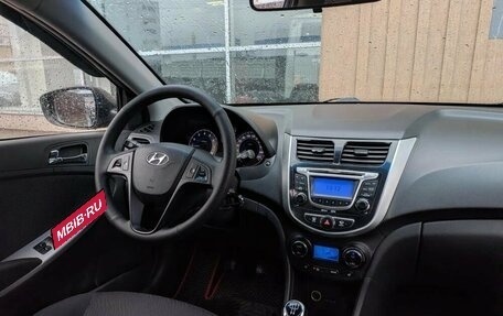 Hyundai Solaris II рестайлинг, 2013 год, 690 000 рублей, 8 фотография