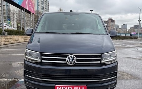 Volkswagen Caravelle T6 рестайлинг, 2019 год, 3 200 000 рублей, 1 фотография
