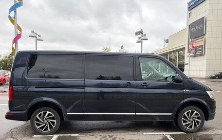 Volkswagen Caravelle T6 рестайлинг, 2019 год, 3 200 000 рублей, 3 фотография